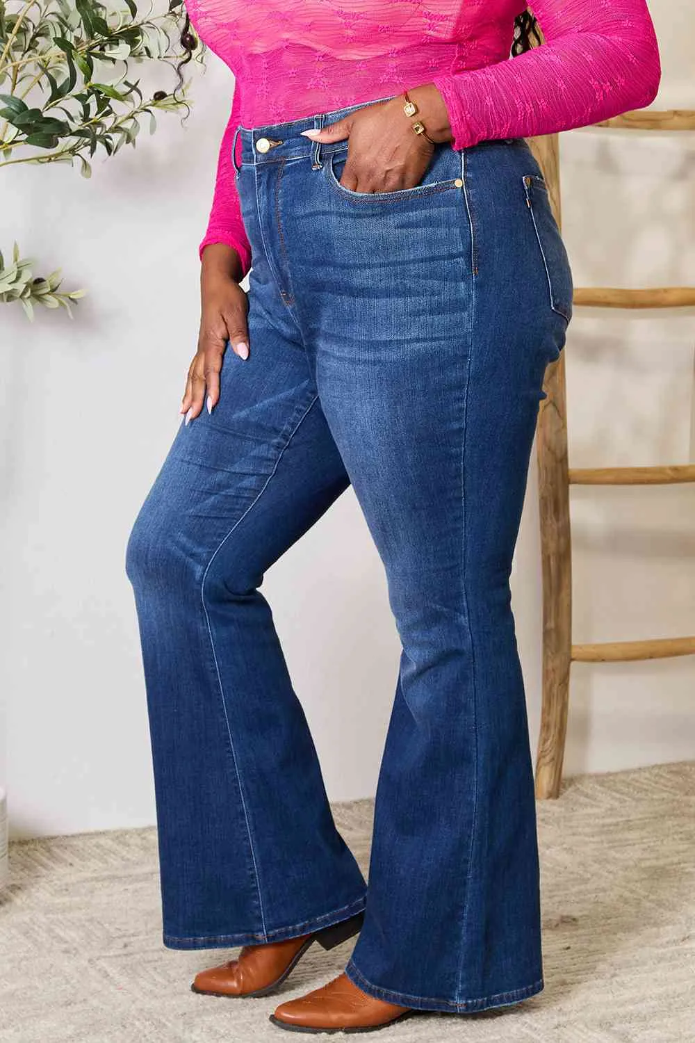 *APP EXCLUSIVE* Judy Blue Flare Jeans with Pockets