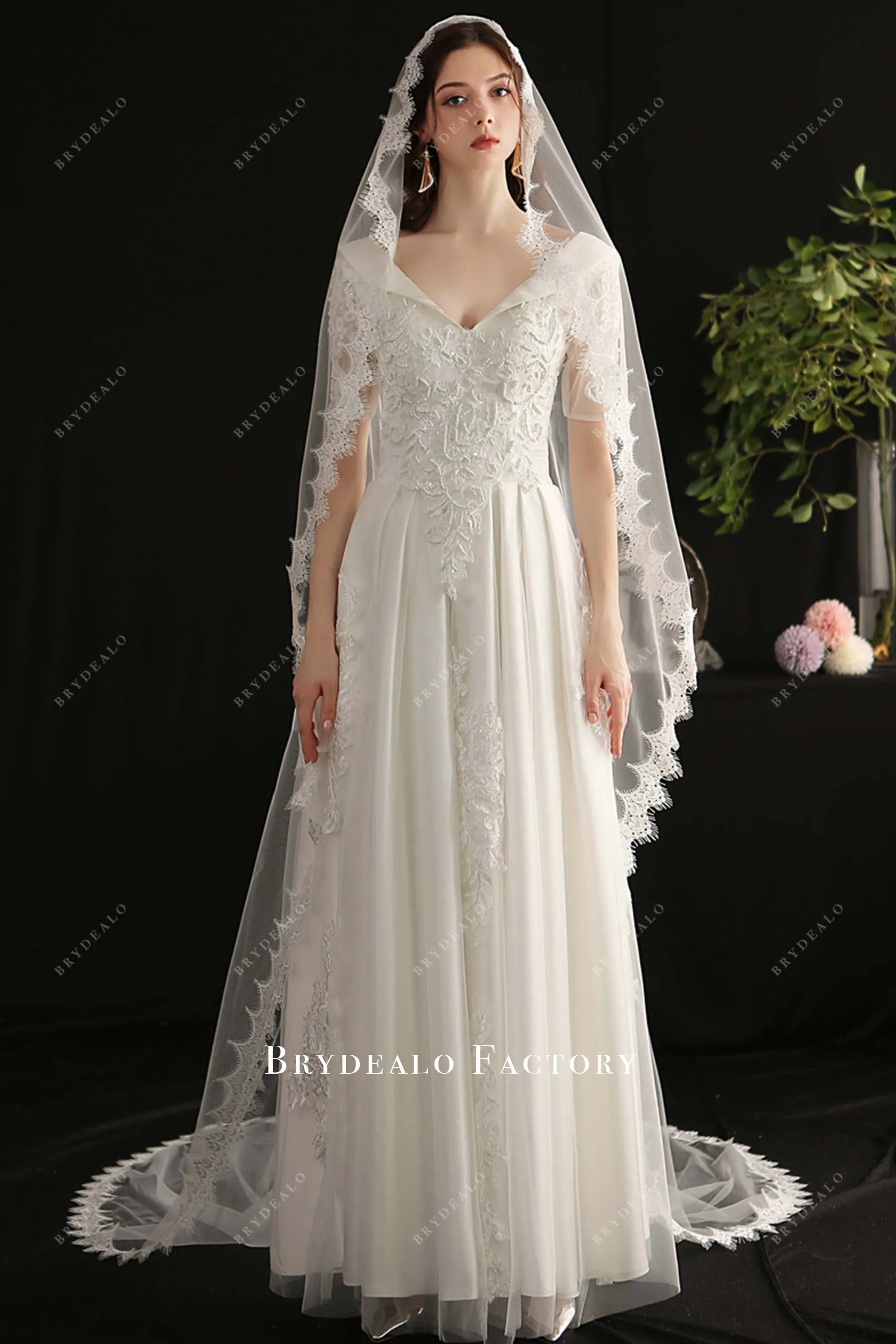 Elegant Lace Edge Cathedral Length Tulle Bridal Viel