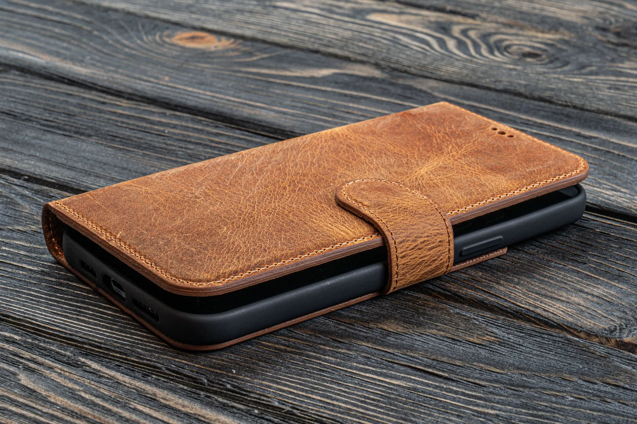 iPhone 12 / iPhone 12 Pro (6.1") Leather Wallet Case